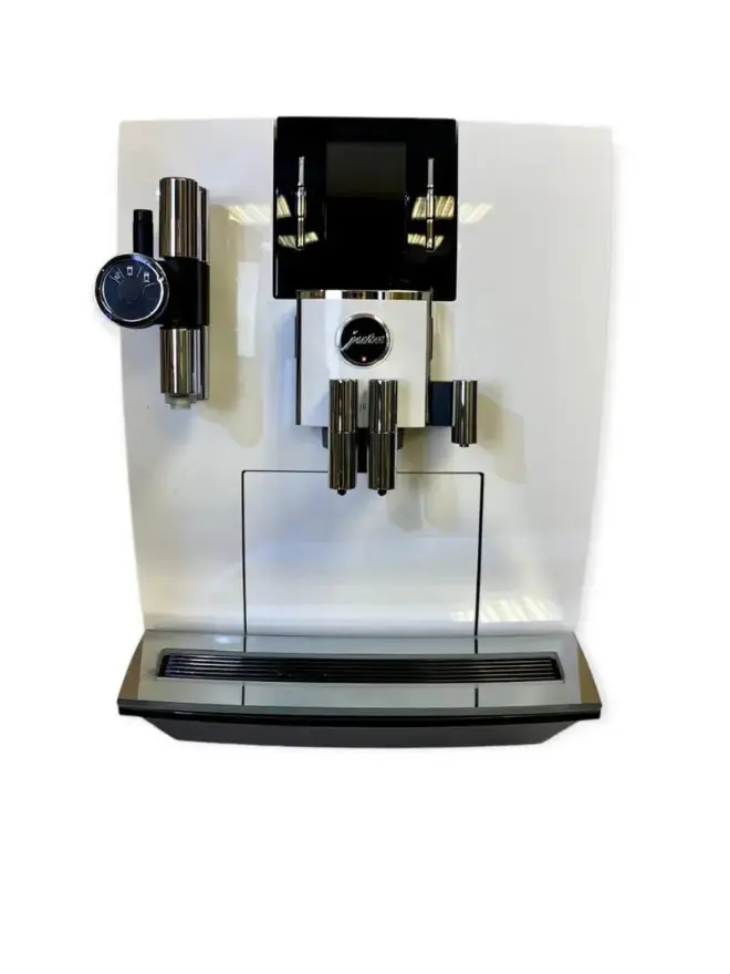Atnaujintas automatinis kavos aparatas Jura J6 